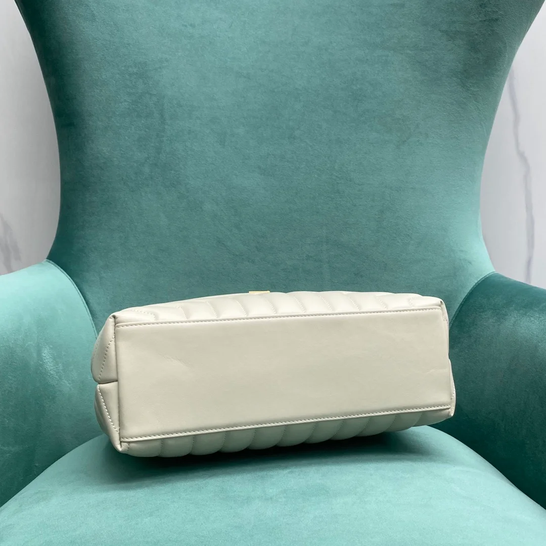 모노그램 마틀라세 루루 숄더백 미디움 금장 상세