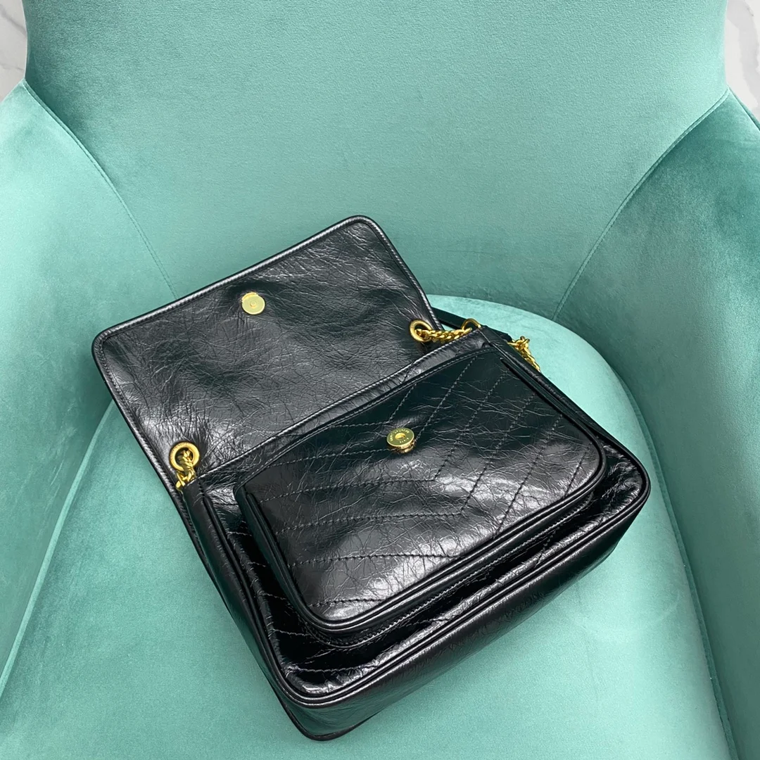 니키 숄더백 미디움 28*14*20cm 상세