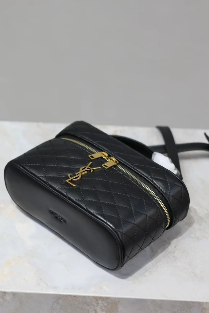 배니티 램스킨 크로스백