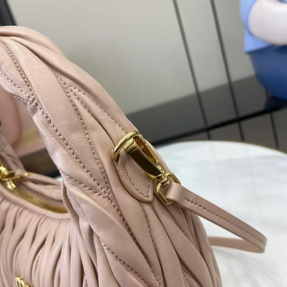 스몰 완더 마테라쎄 나파 가죽 호보백 파우더핑크 상세