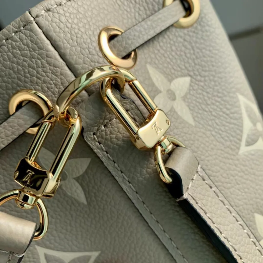 나노노에 모그램 버킷 백 베이지 (13 * 16 * 10) 상세