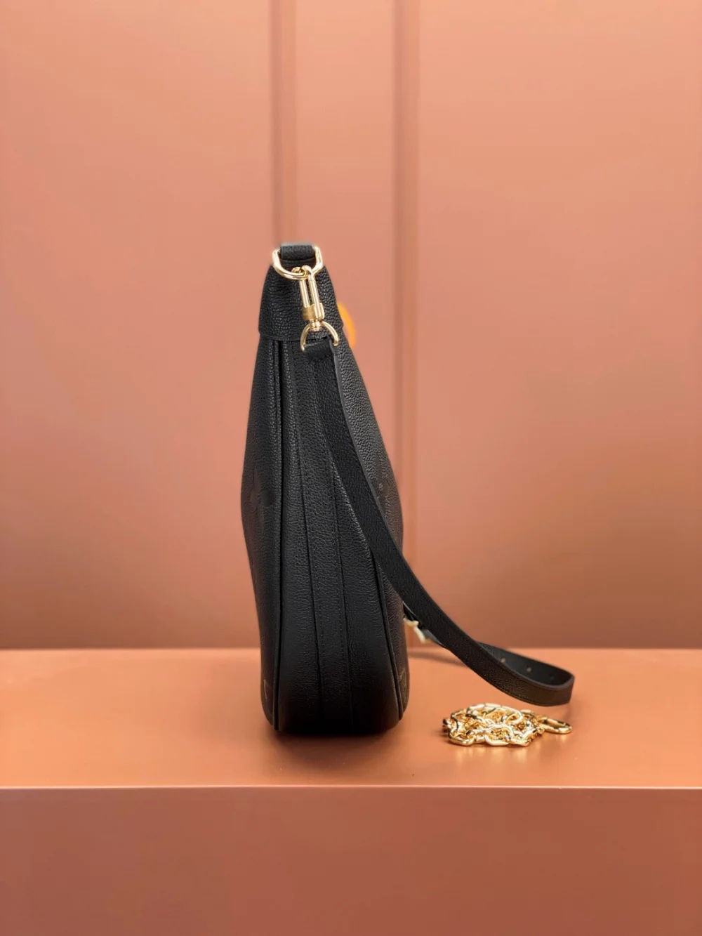 루프 호보백 블랙 (38*26*10cm) 상세