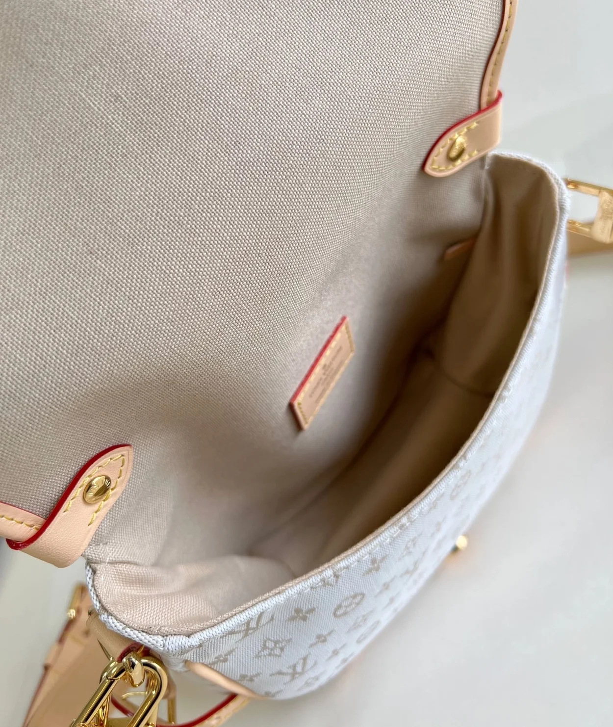 소뮈르 BB 백 상세