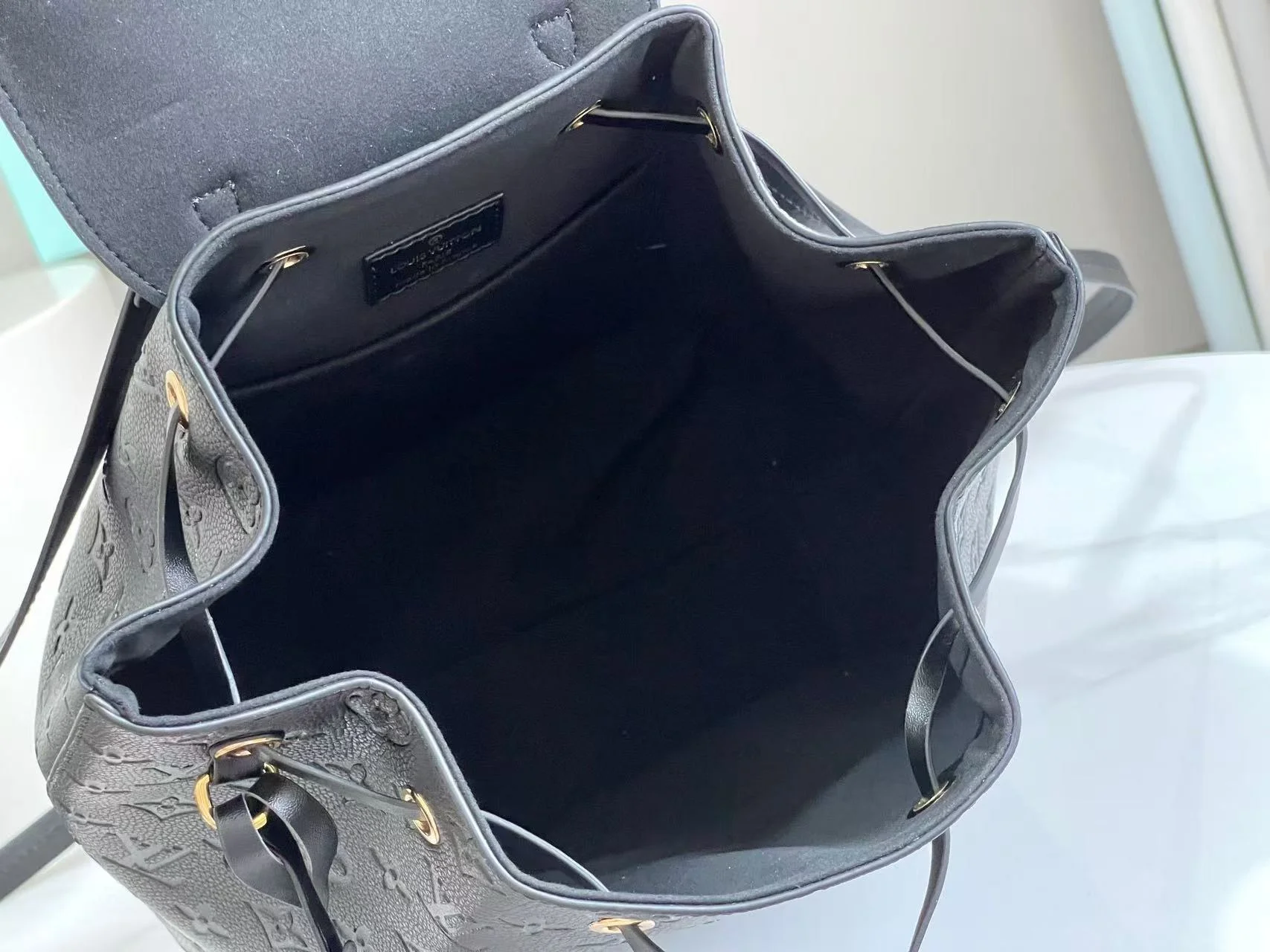 앙프렝뜨 블랙 레더 몽수리 백팩 상세