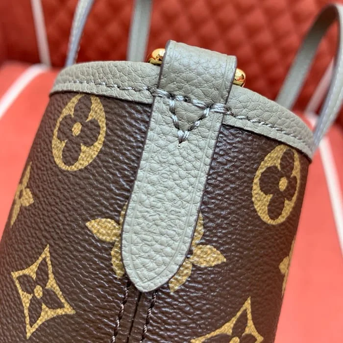 인사이드 아웃 반둘리에 BB  24cm x 14cm x 9cm 상세