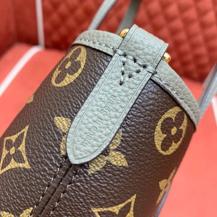 인사이드 아웃 반둘리에 BB  24cm x 14cm x 9cm 상세