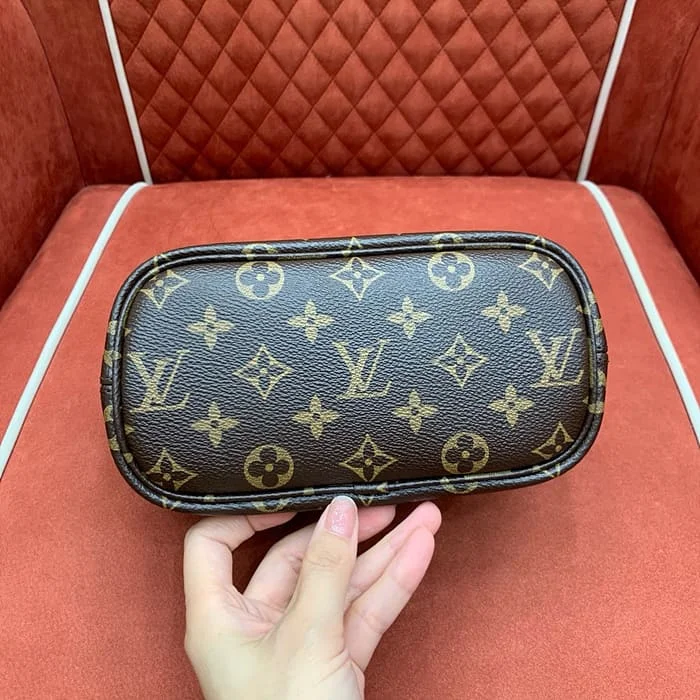 인사이드 아웃 반둘리에 BB  24cm x 14cm x 9cm 상세