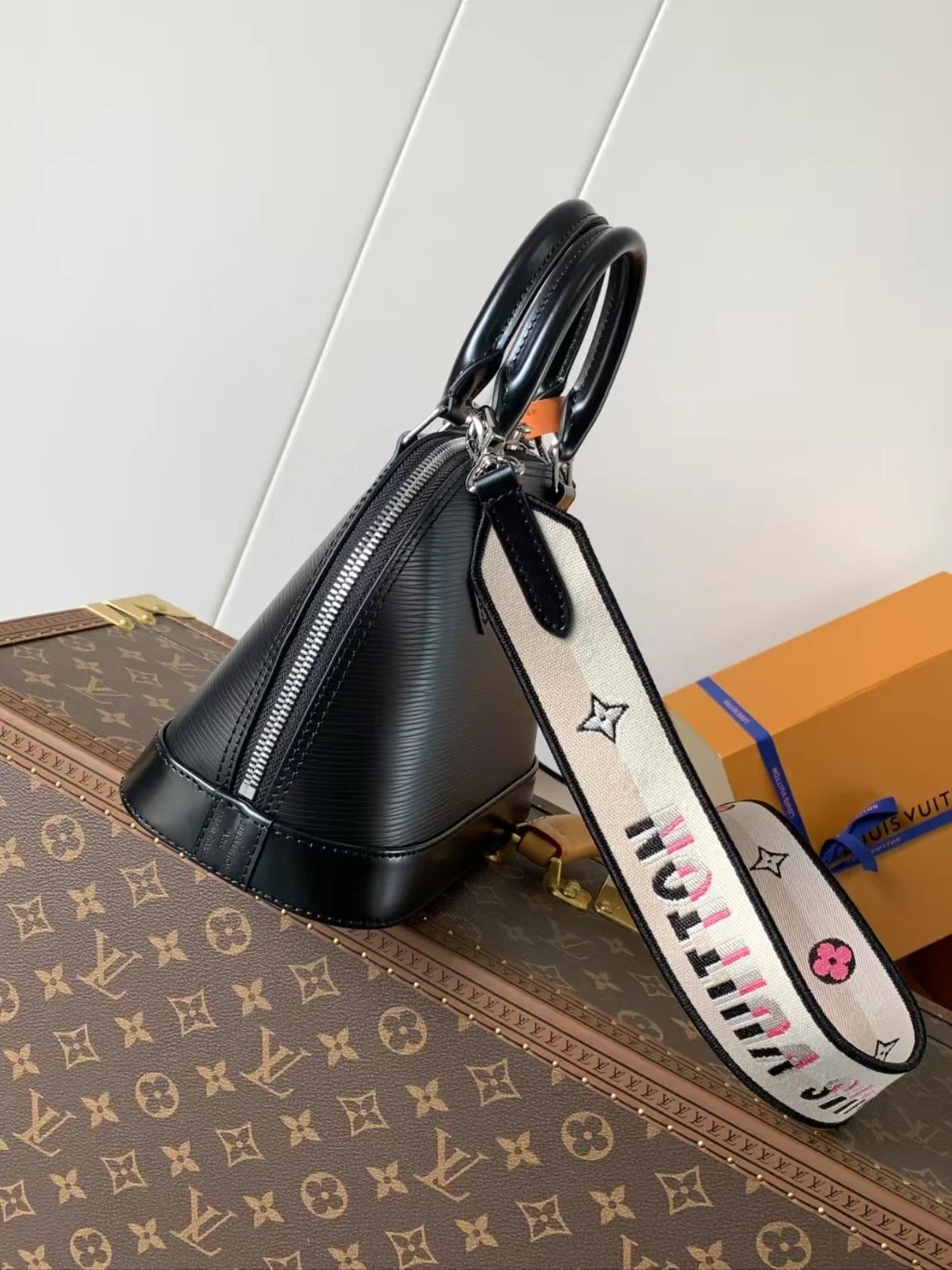 알마BB 에삐 블랙 쿼르츠 상세