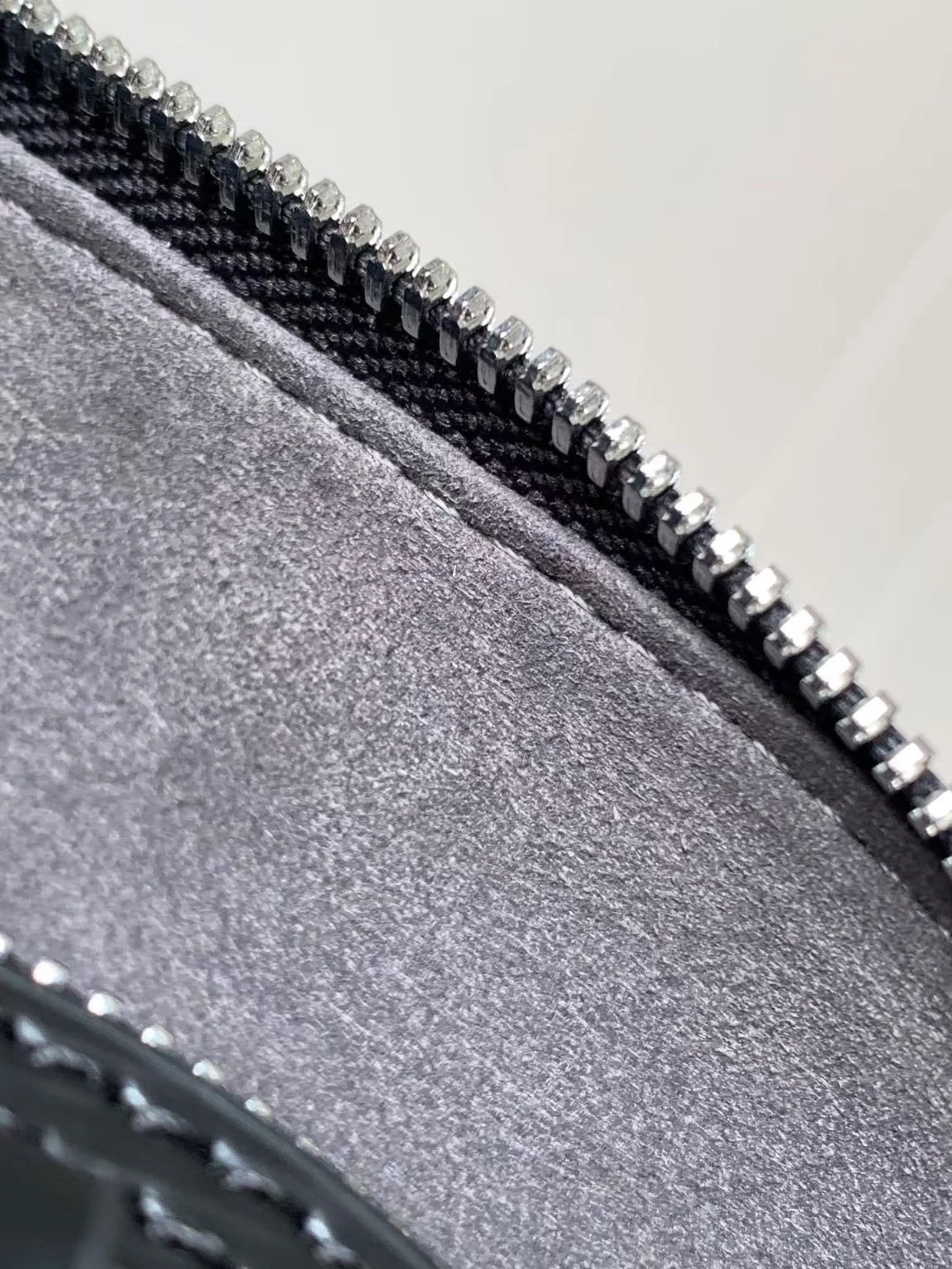 알마BB 에삐 블랙 쿼르츠 상세