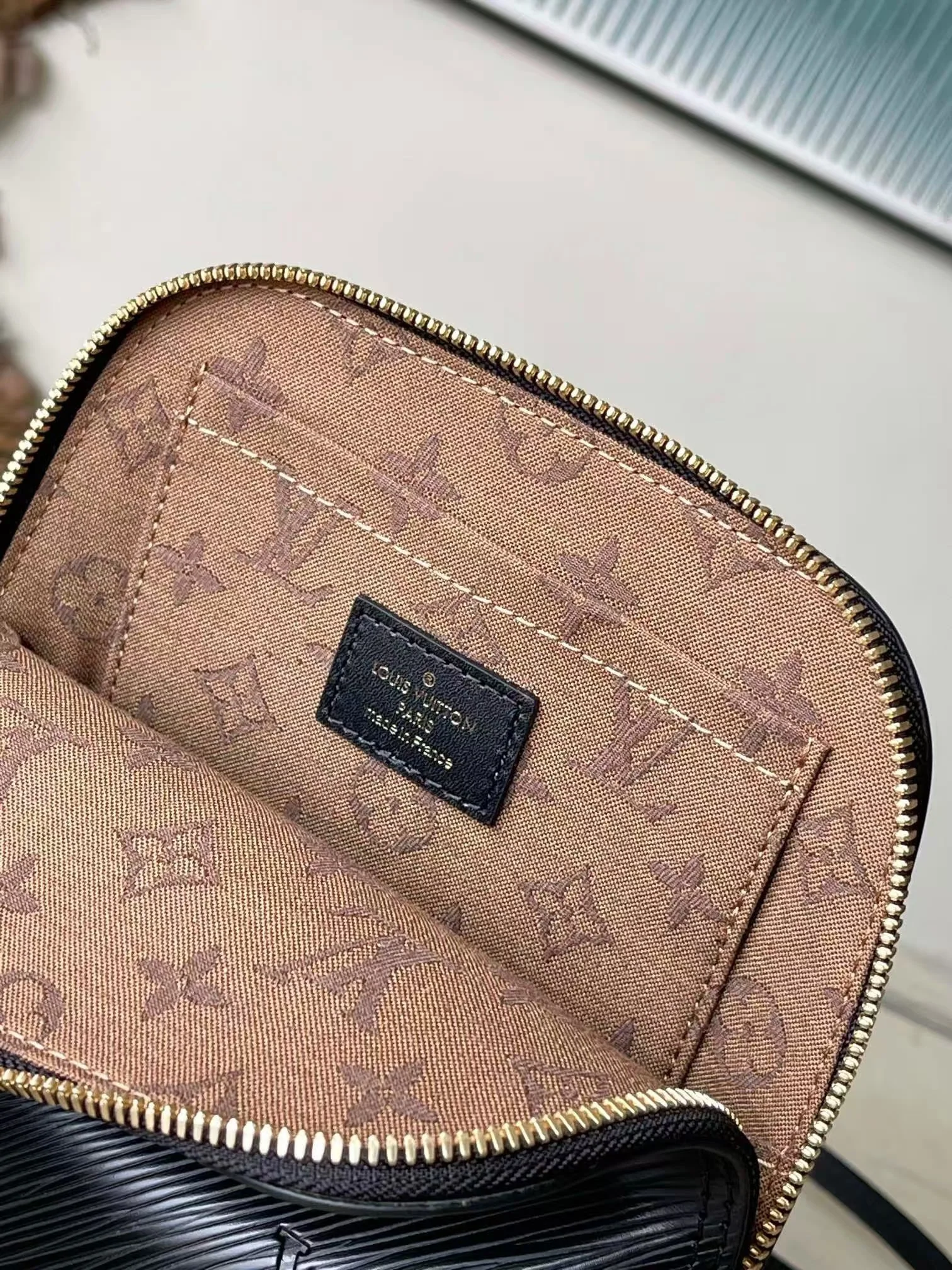 알마 백팩 검정 (15 * 20 * 10) 상세