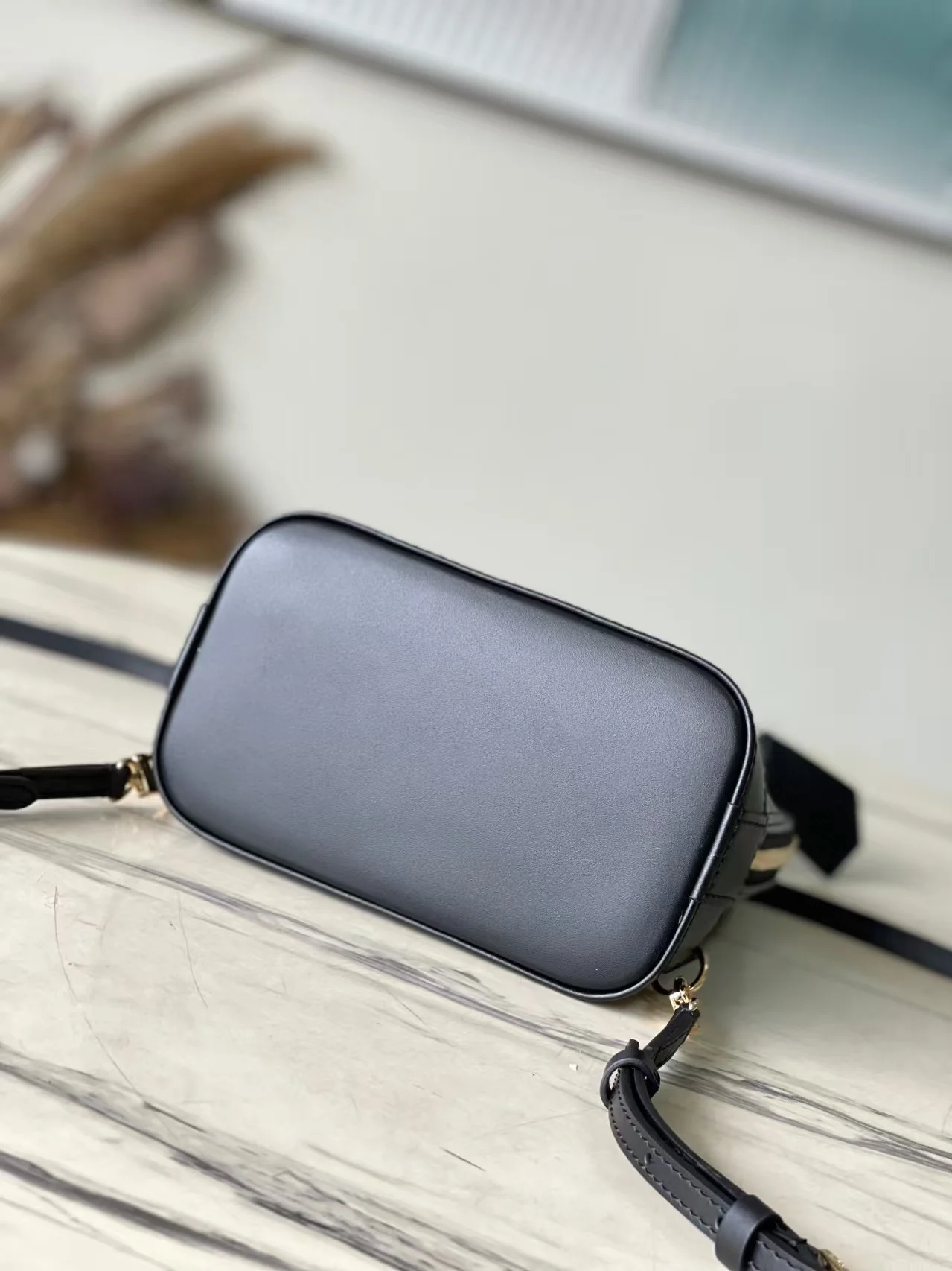 알마 백팩 검정 (15 * 20 * 10) 상세