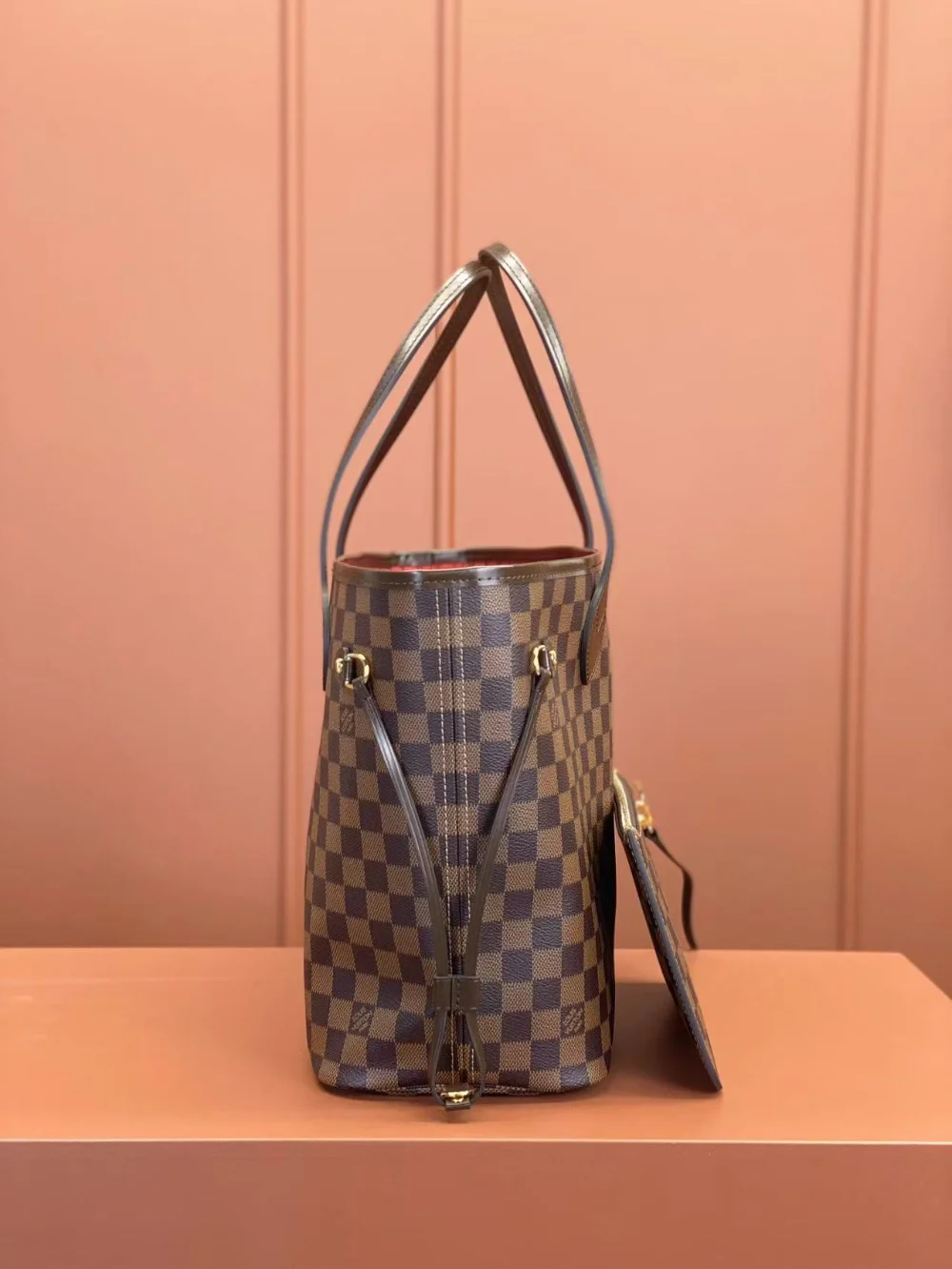 네버풀 다미에 MM   45 * 28 * 14 상세