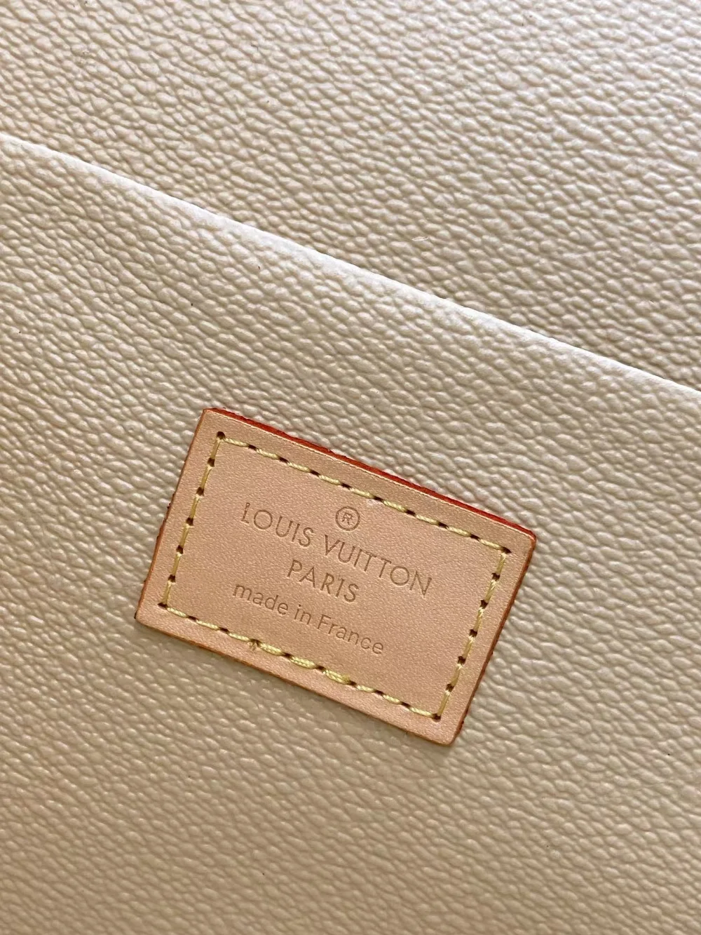 베니티 니스 나노 14 x 10.2 x 8.5 cm 상세