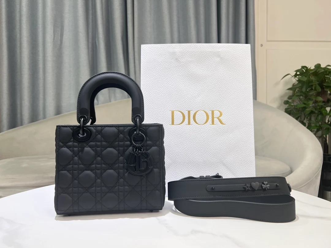 레이디 스몰 백 올 블랙 상세