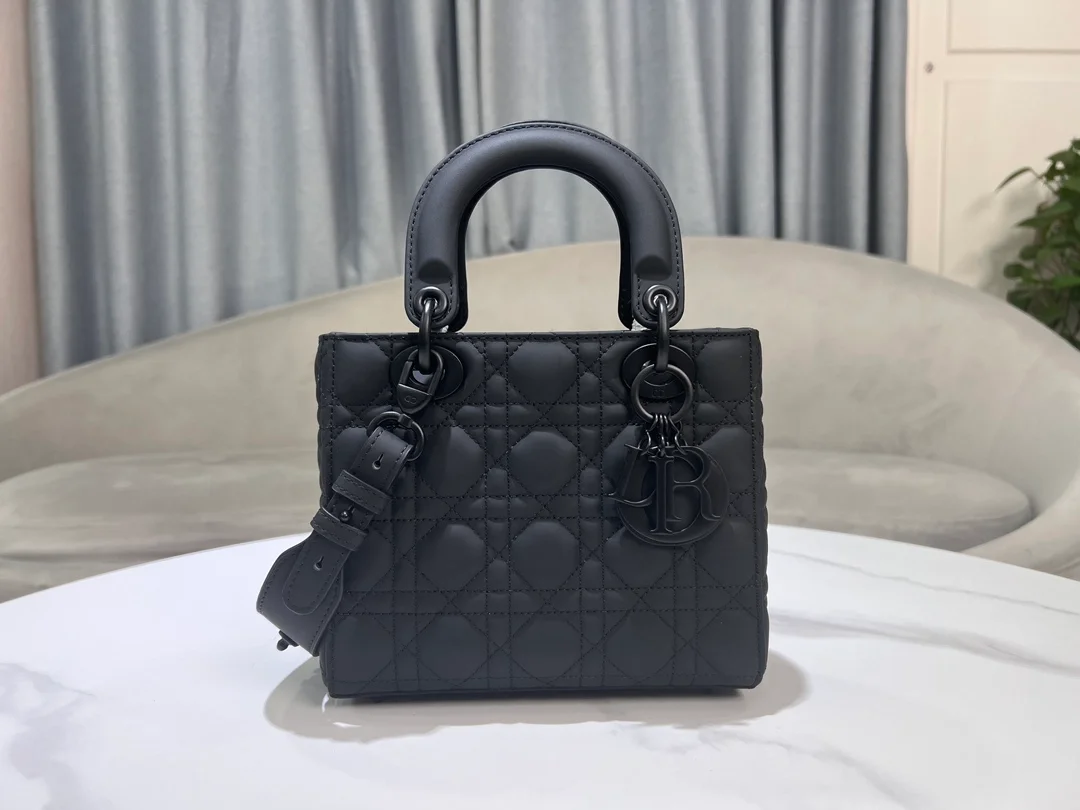 레이디 스몰 백 올 블랙 상세