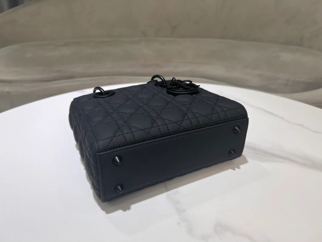 레이디 스몰 백 올 블랙 상세