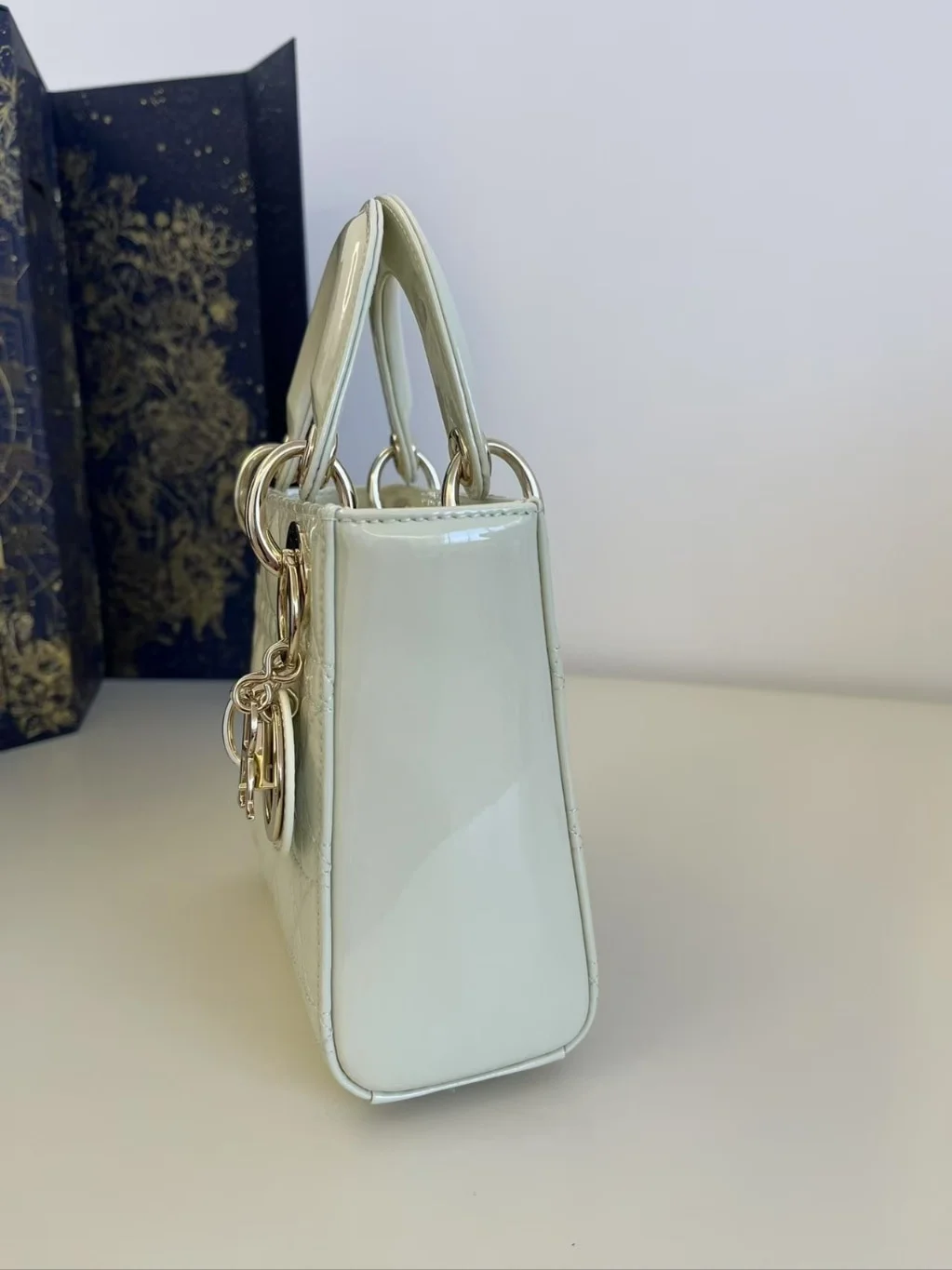 레이디백 유광 미니 화이트 상세