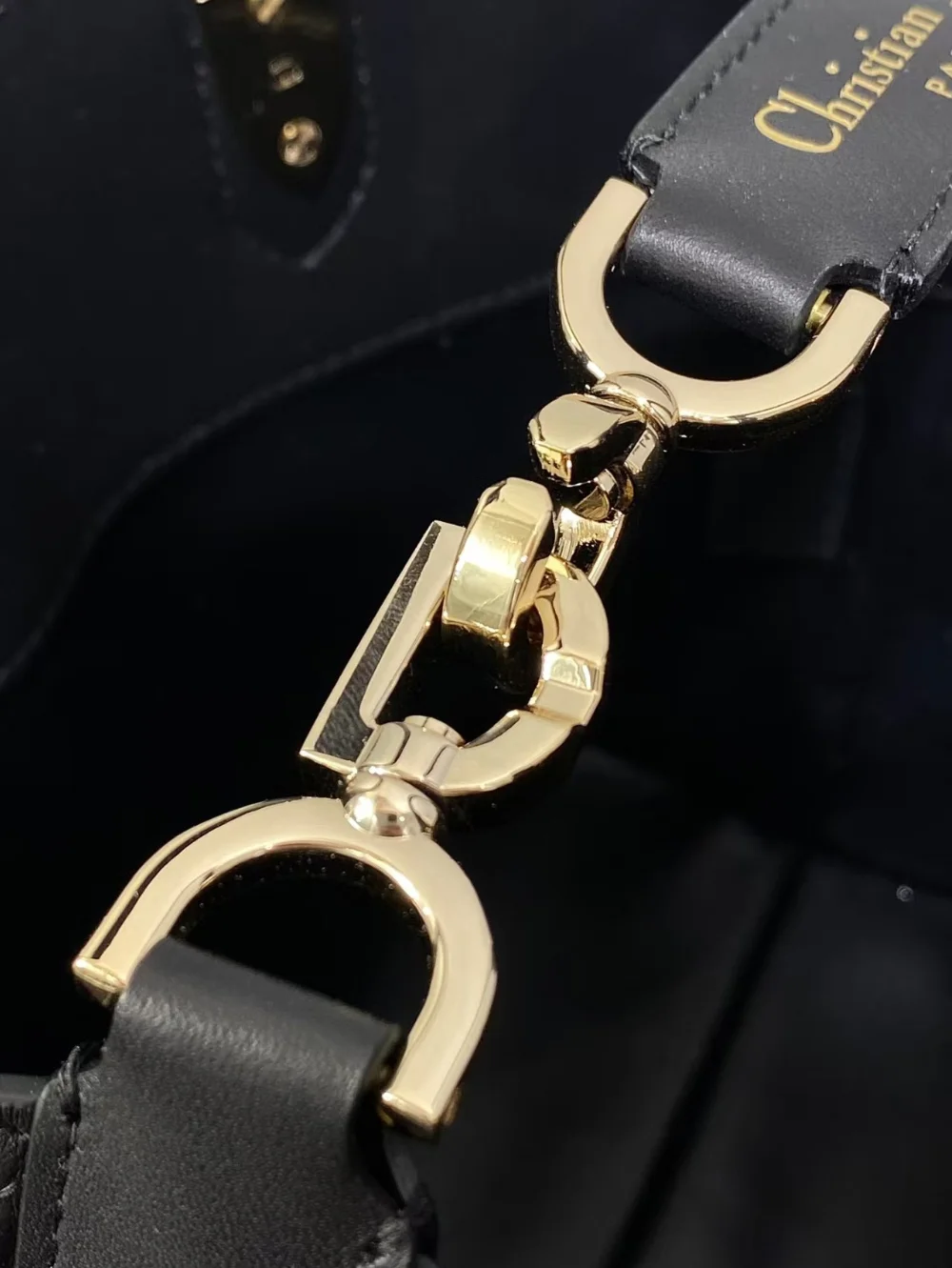 뚜주흐 백 스몰 블랙 상세