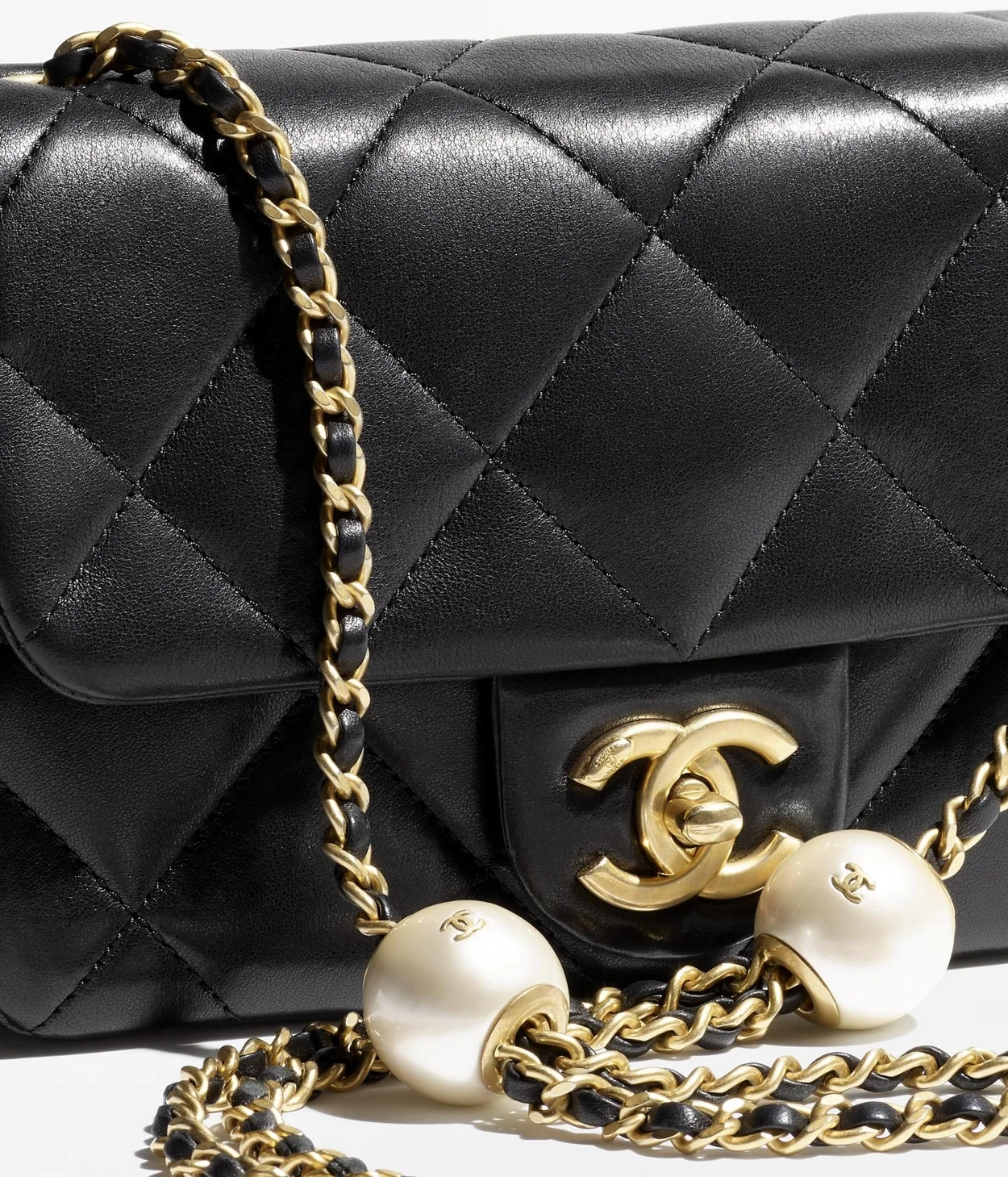 스몰 플랩백 블랙 & 골드메탈 상세