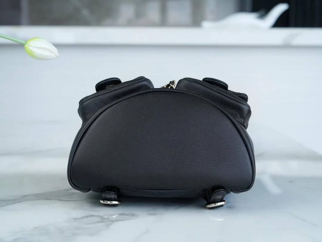 투포켓 듀마 백팩 스몰 카프스킨  (17.5 * 16.5 * 10) 상세