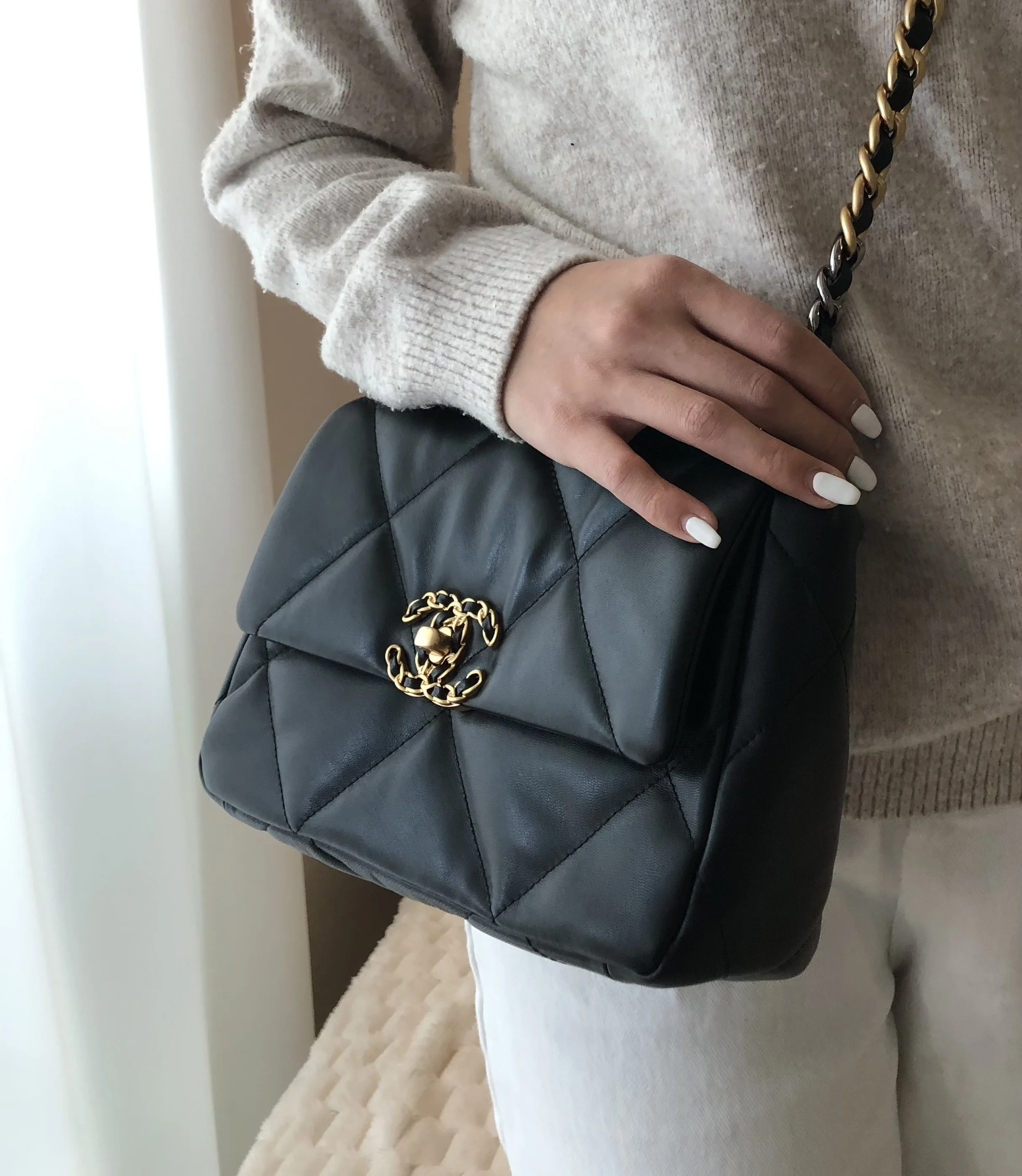 19백 금장 미디움 (26 * 16 * 9cm) 상세