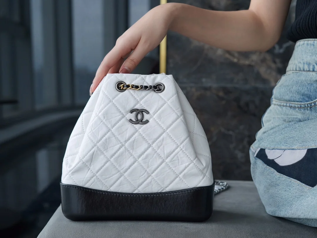 가브리엘 백팩 화이트 (23cm X 22.5cm X 10.5cm) 상세