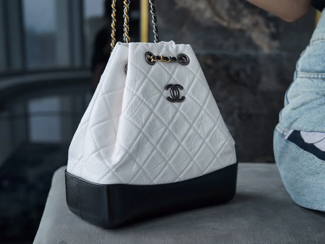 가브리엘 백팩 화이트 (23cm X 22.5cm X 10.5cm) 상세