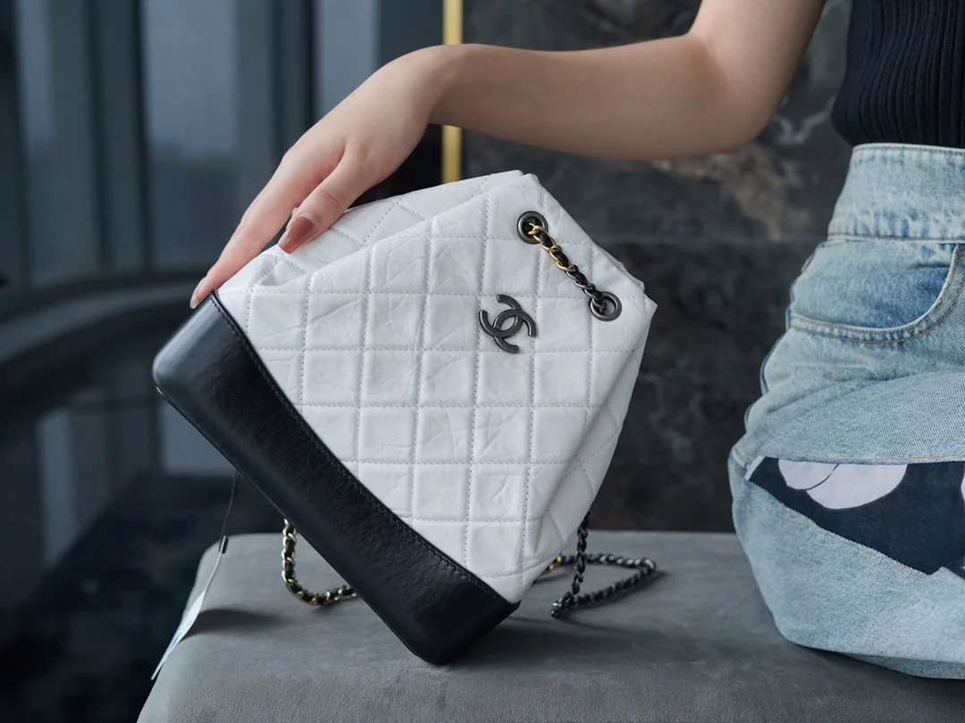 가브리엘 백팩 화이트 (23cm X 22.5cm X 10.5cm) 상세