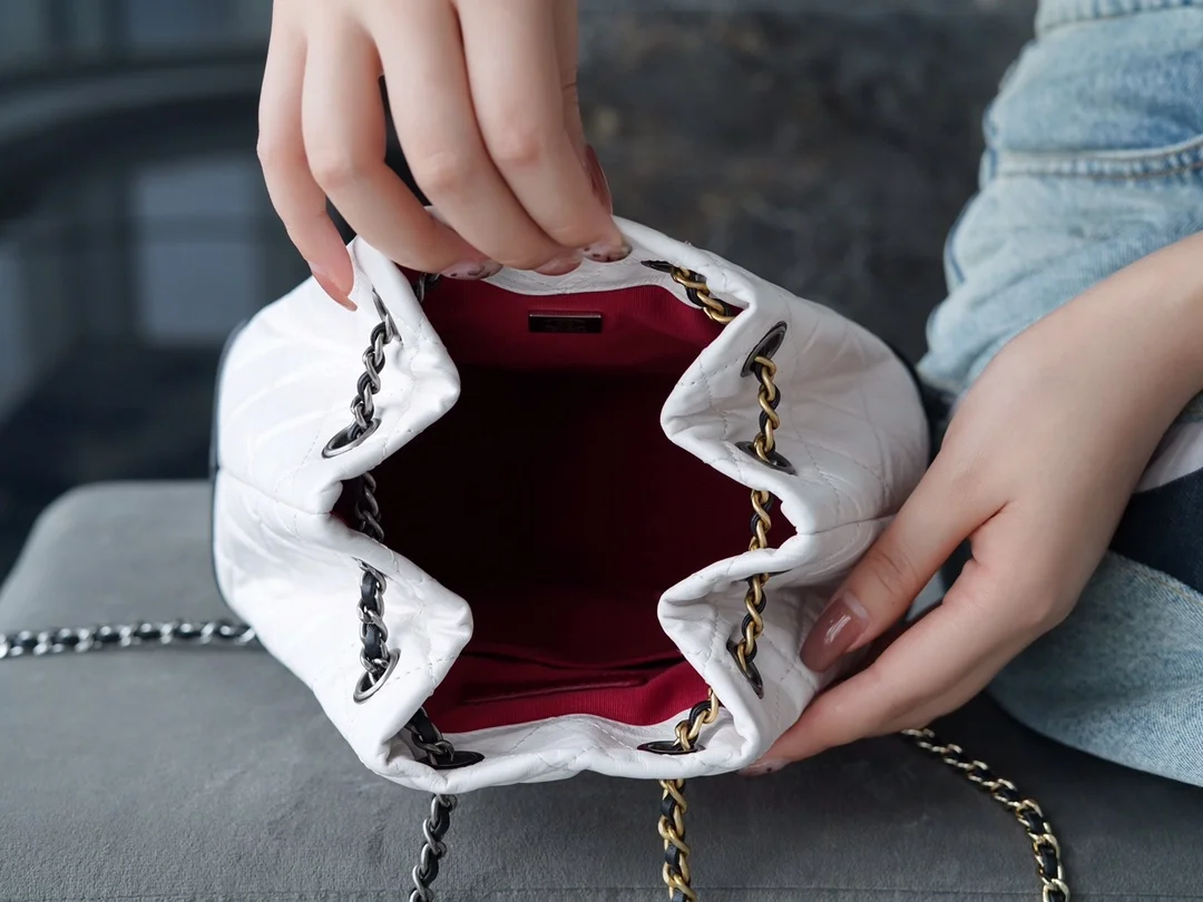 가브리엘 백팩 화이트 (23cm X 22.5cm X 10.5cm) 상세