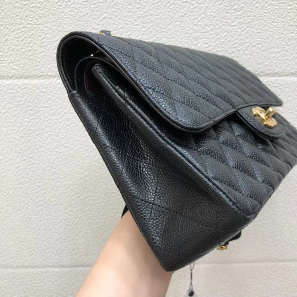 클래식 캐비어 미듐 금장 상세