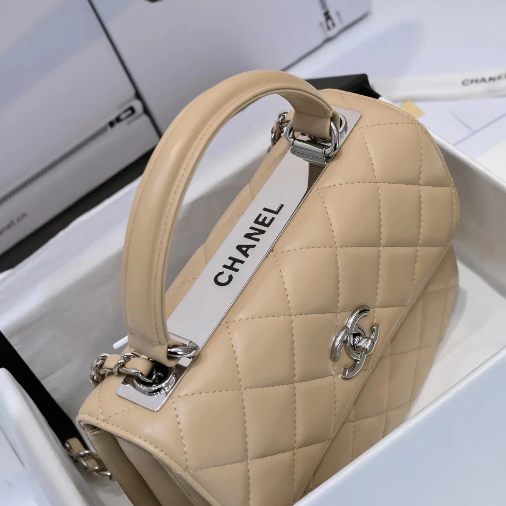 트렌디CC 베이지 스몰 샴페인금장체인 토트백 겸 숄더백 aa30167 상세