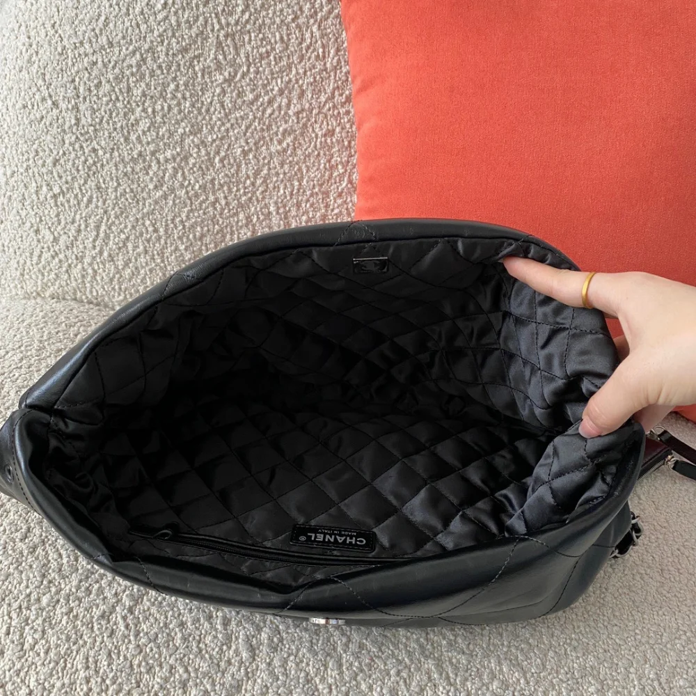 22백 미듐 블랙/은장 (42 * 39 * 8cm) 상세