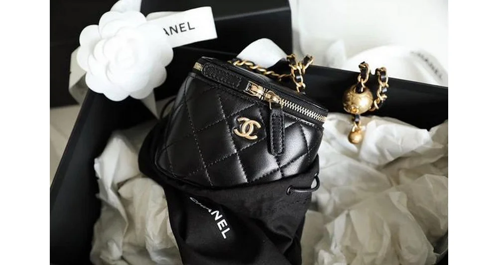 클래식 골드볼 베니티 백 상세