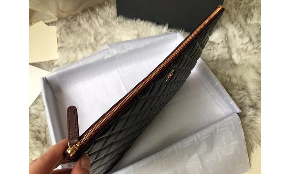 클래식 램스킨 클러치백 금장 미듐 상세