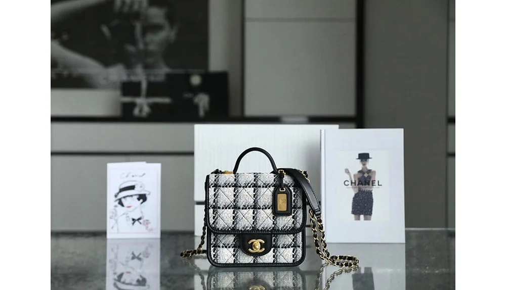 22k 스몰 탑핸들 트위드 플랩백 상세