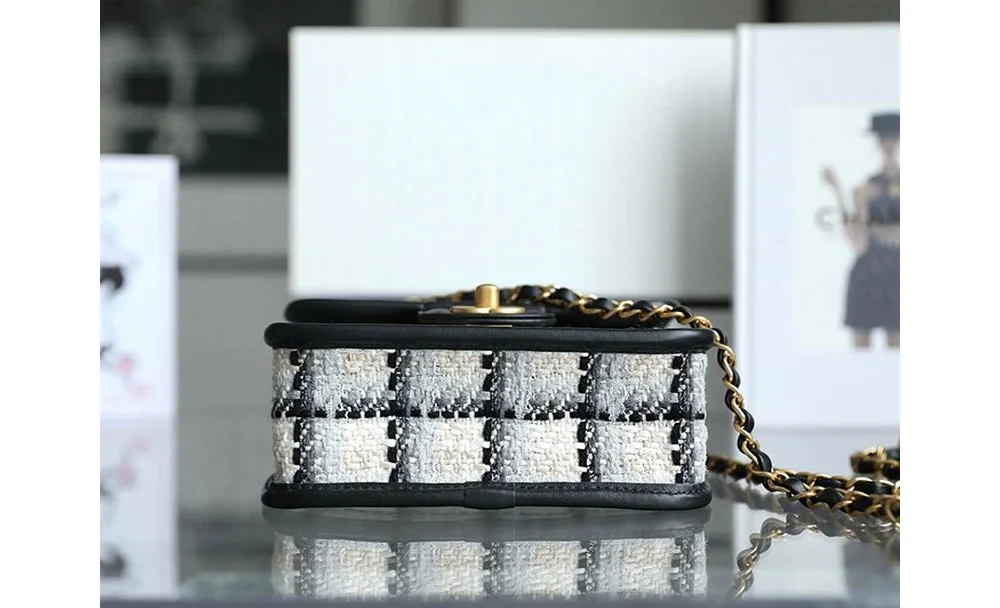 22k 스몰 탑핸들 트위드 플랩백 상세