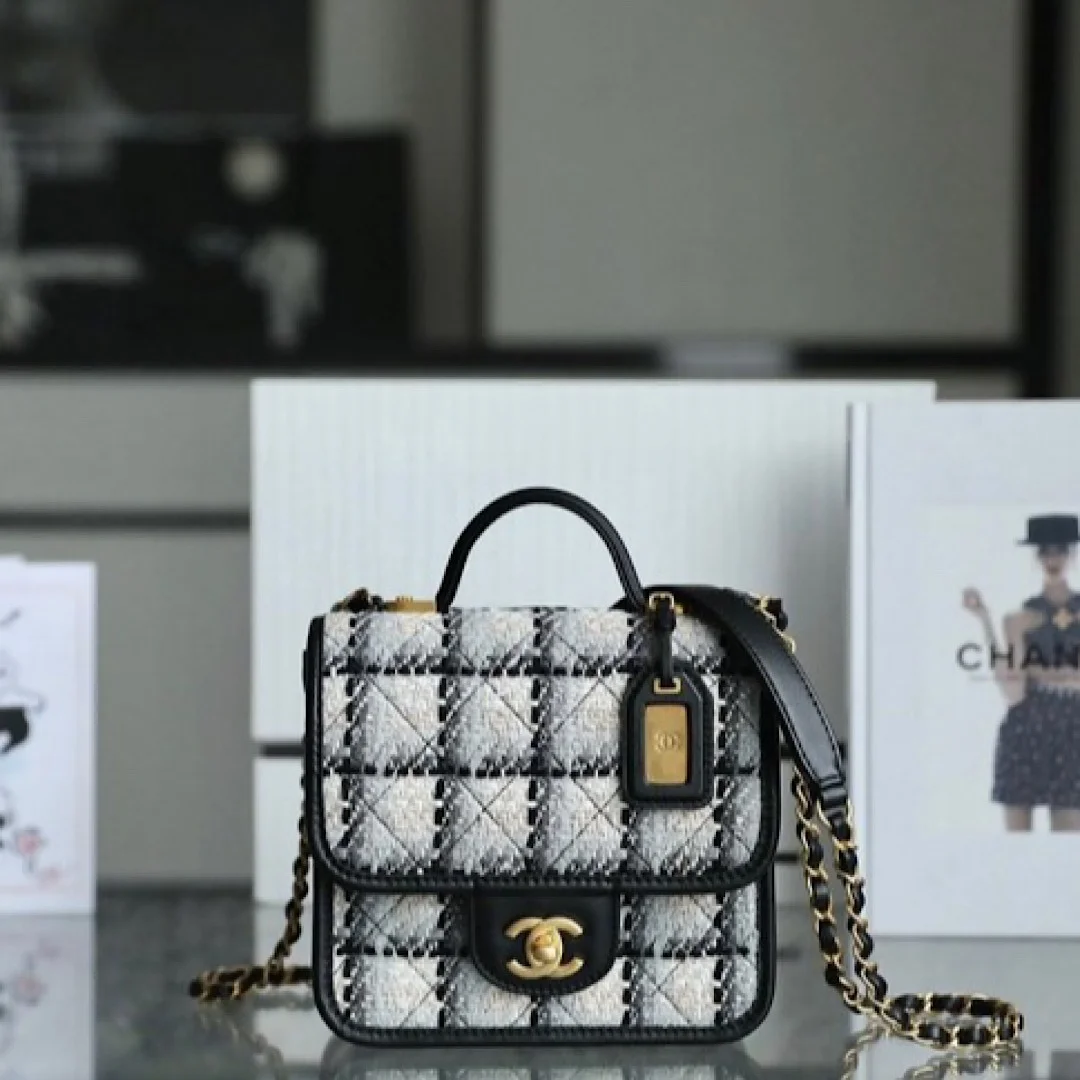 22k 스몰 탑핸들 트위드 플랩백