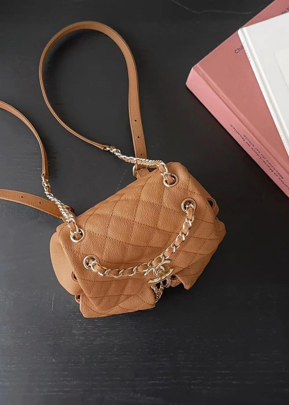 투포켓 듀마 백팩 스몰 브라운  (17.5 * 16.5 * 10) 상세