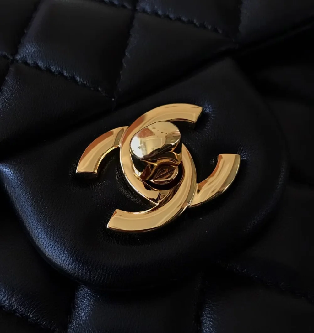 클래식 미듐 램스킨 금장 상세