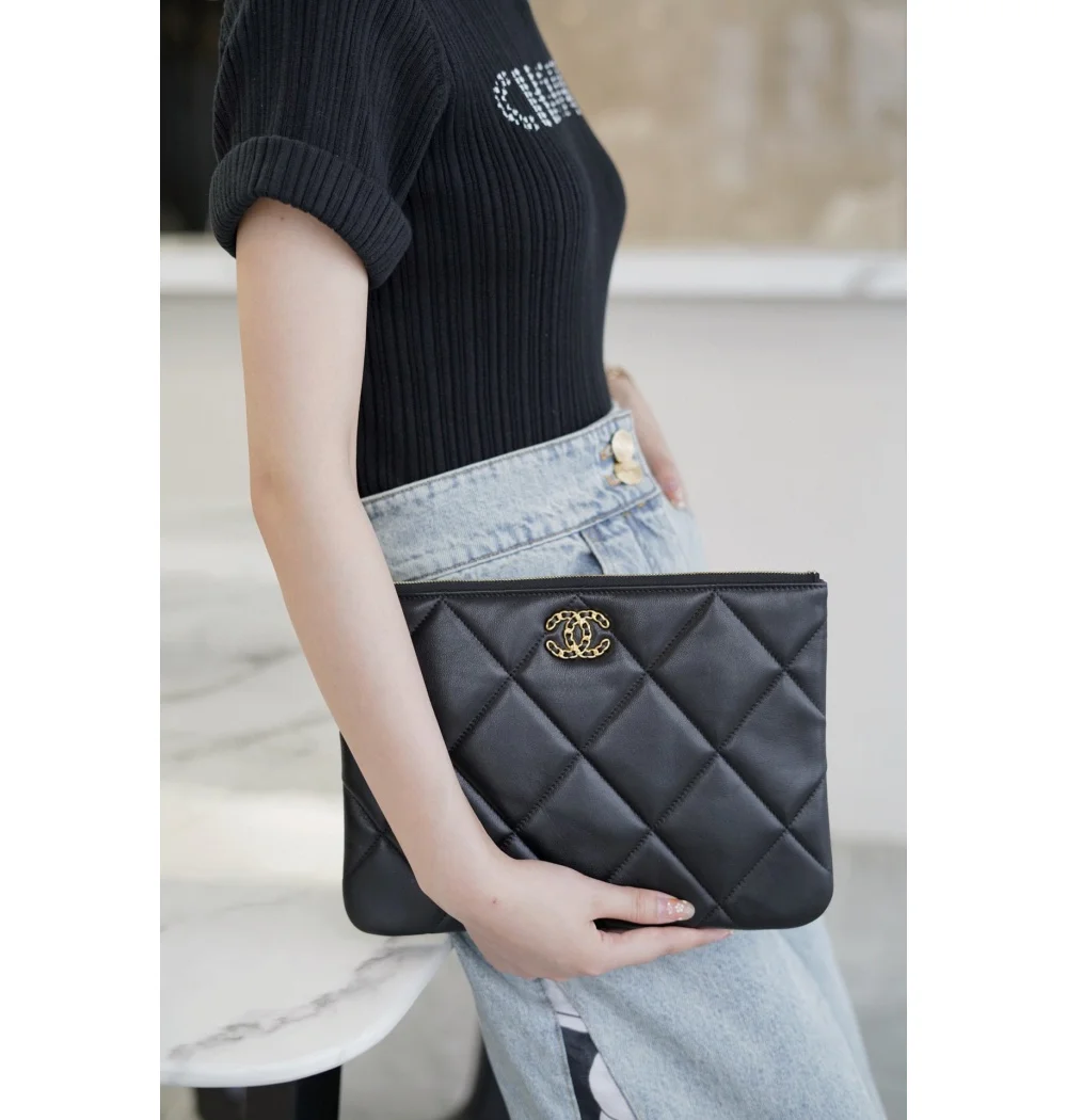 19 미듐 블랙 클러치백 금장 상세