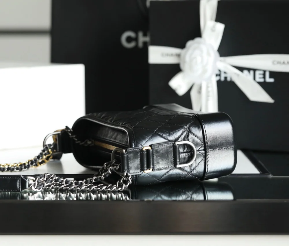 가브리엘 호보백 스몰 블랙 (15 * 20 * 8) 상세