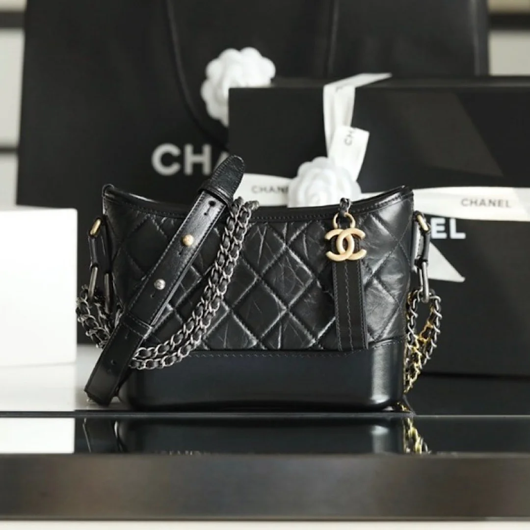 가브리엘 호보백 스몰 블랙 (15 * 20 * 8)