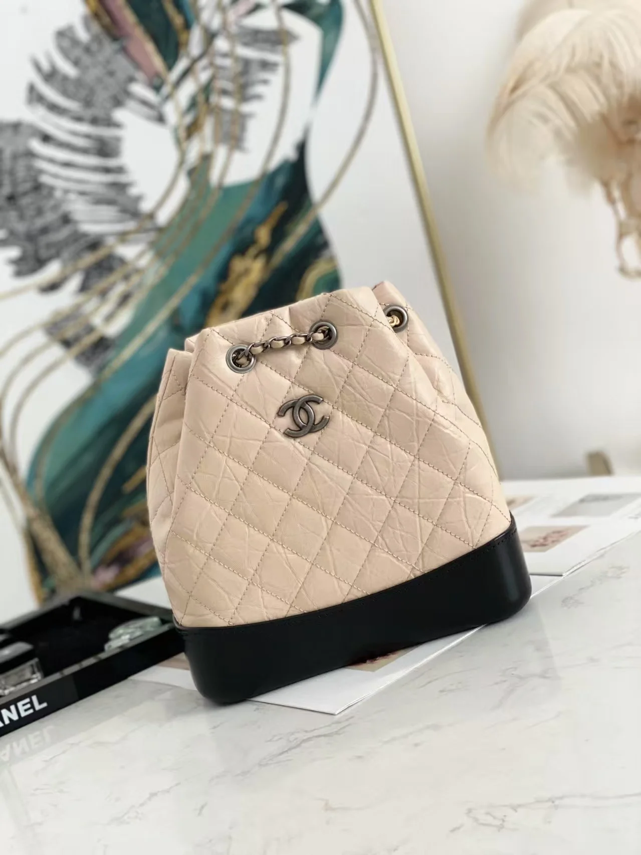 가브리엘 백팩 스몰 베이지(23cm X 22.5cm X 10.5cm) 상세