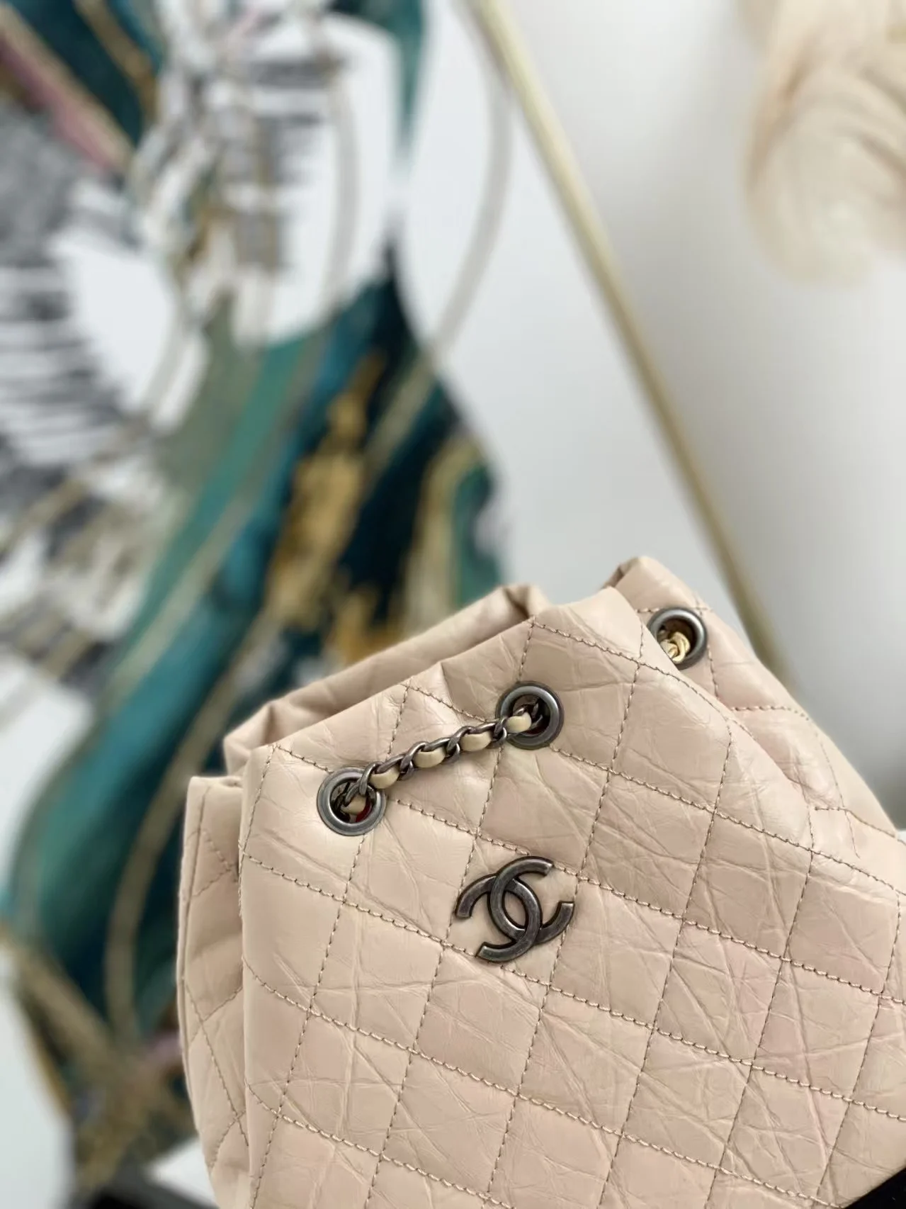 가브리엘 백팩 스몰 베이지(23cm X 22.5cm X 10.5cm) 상세