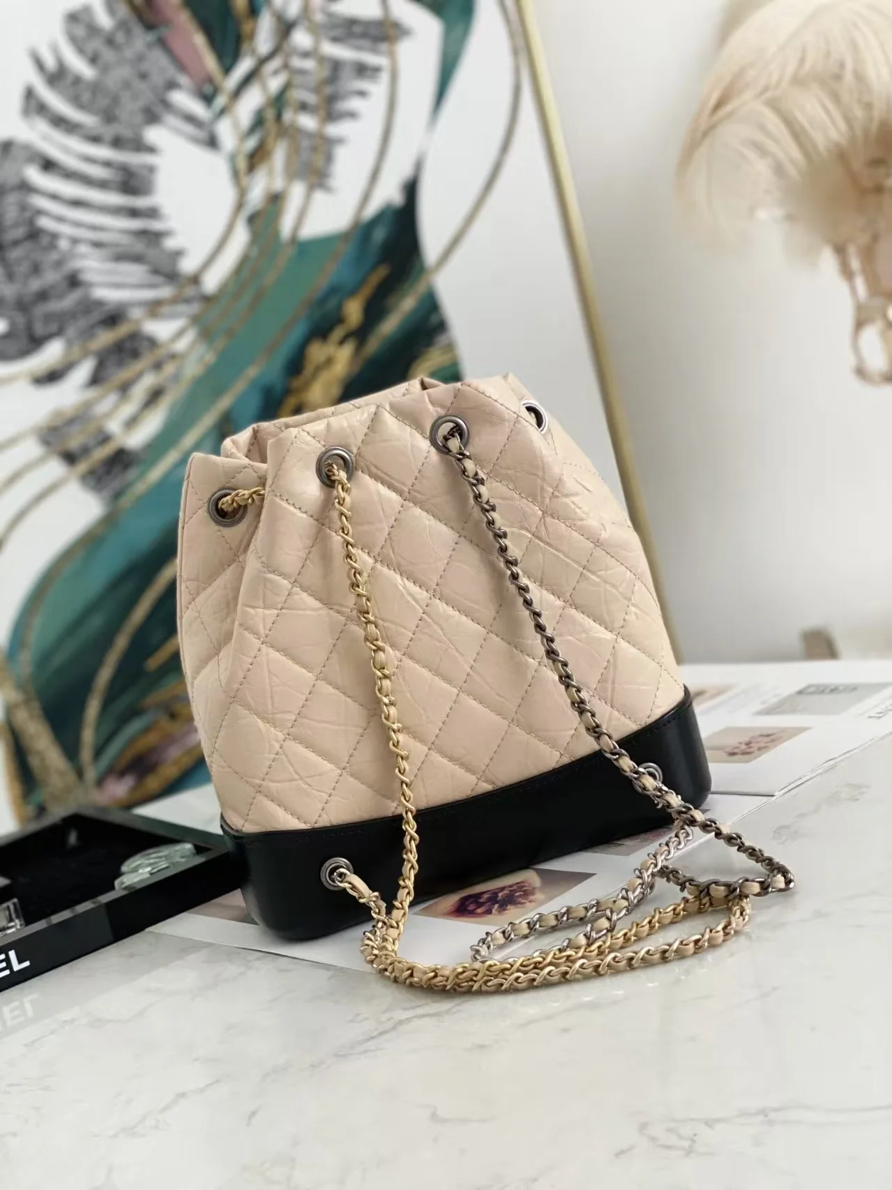 가브리엘 백팩 스몰 베이지(23cm X 22.5cm X 10.5cm) 상세