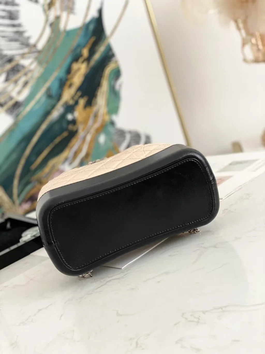 가브리엘 백팩 스몰 베이지(23cm X 22.5cm X 10.5cm) 상세