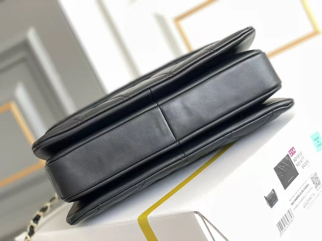 트렌디cc 램스킨 골드메탈 플랩백 (17×25×12) 상세