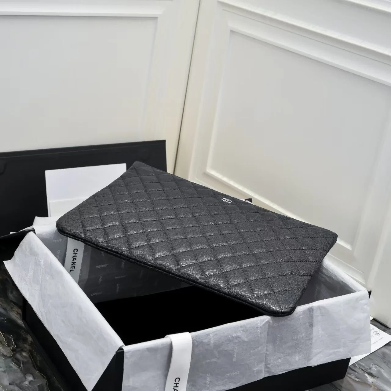 클래식 캐비어 은장 클러치 라지 (30cm) 상세