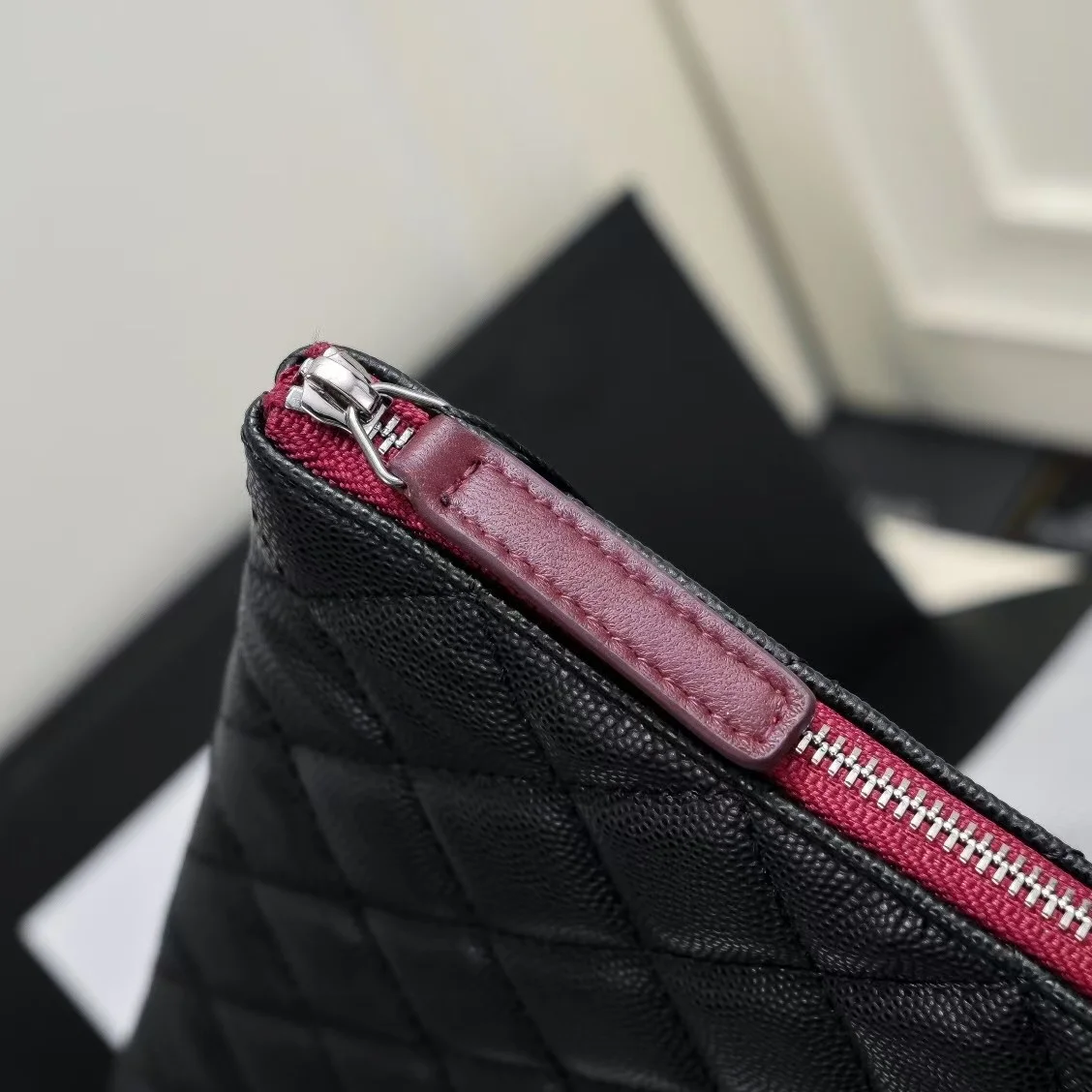 클래식 캐비어 은장 클러치 라지 (30cm) 상세