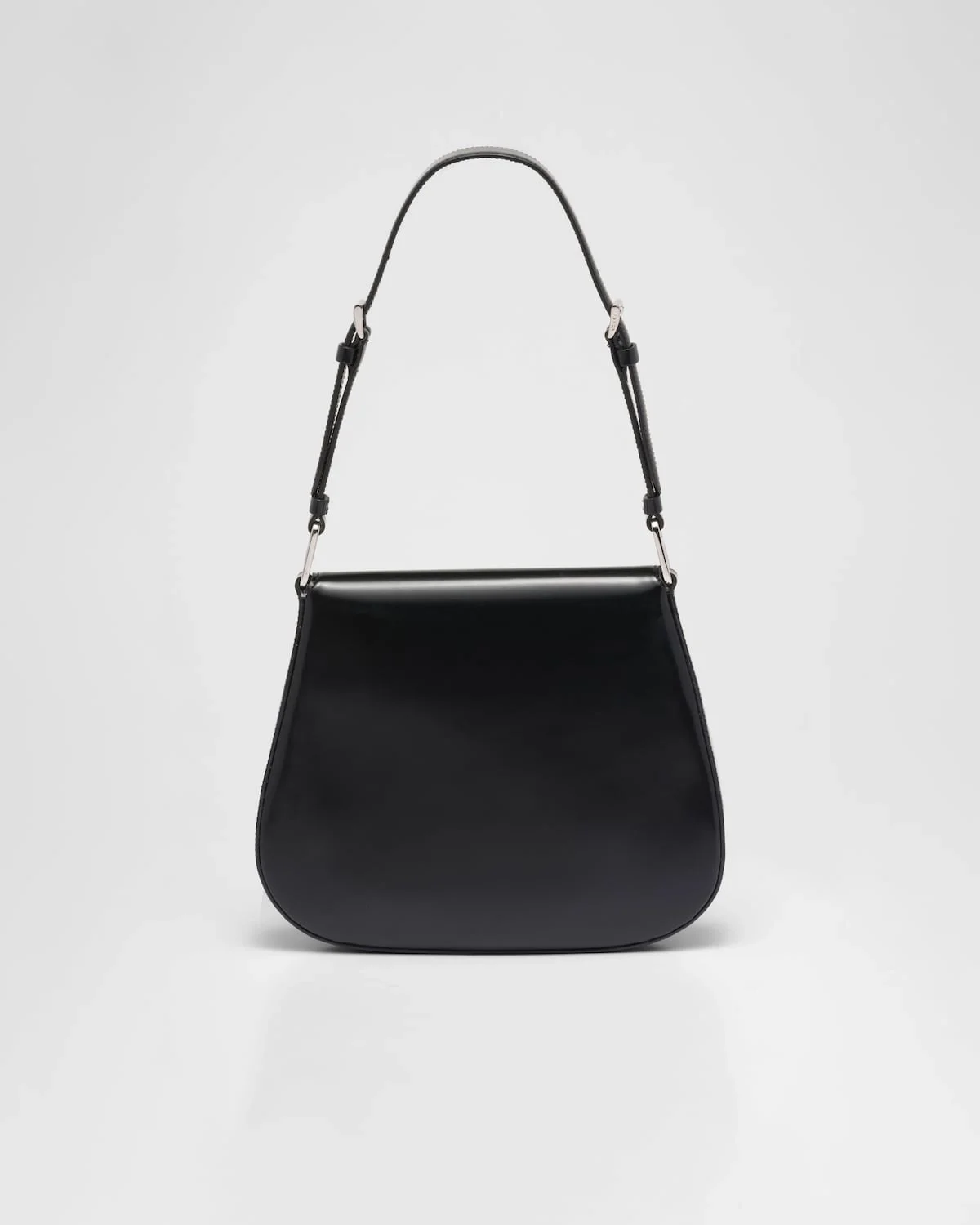 클레오 브러쉬드 레더 플랩 숄더백 블랙 상세